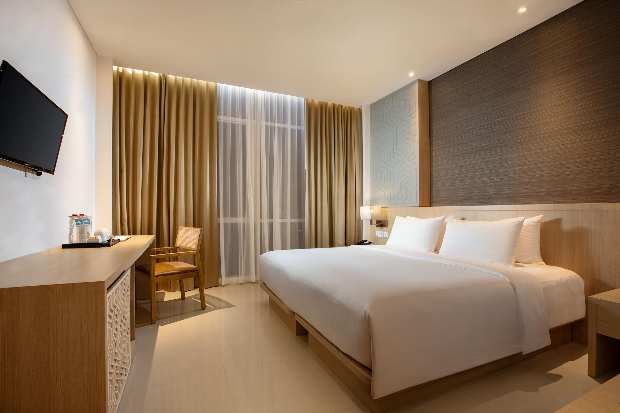 Hotel Santika Gresik Екстериор снимка