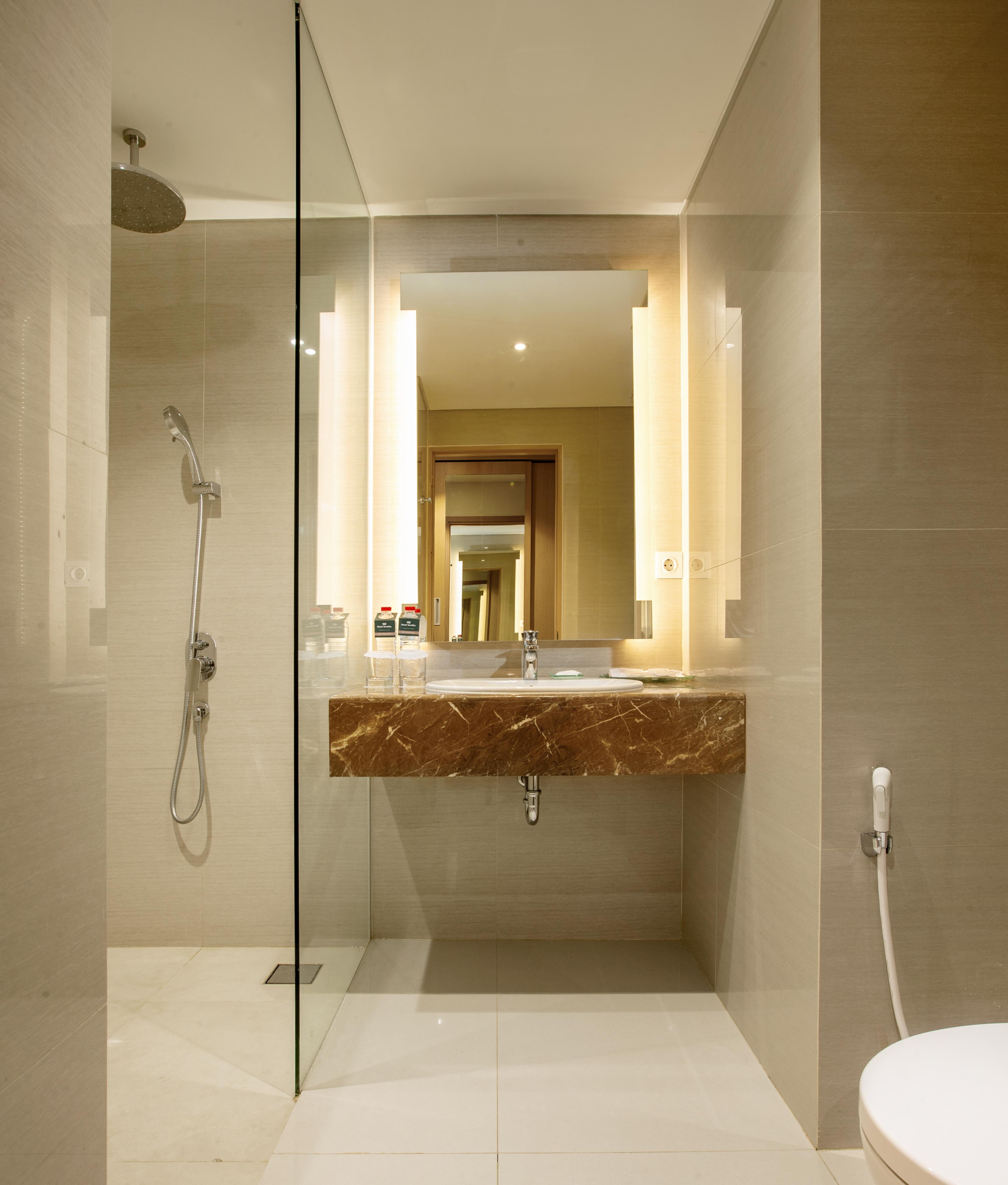 Hotel Santika Gresik Екстериор снимка